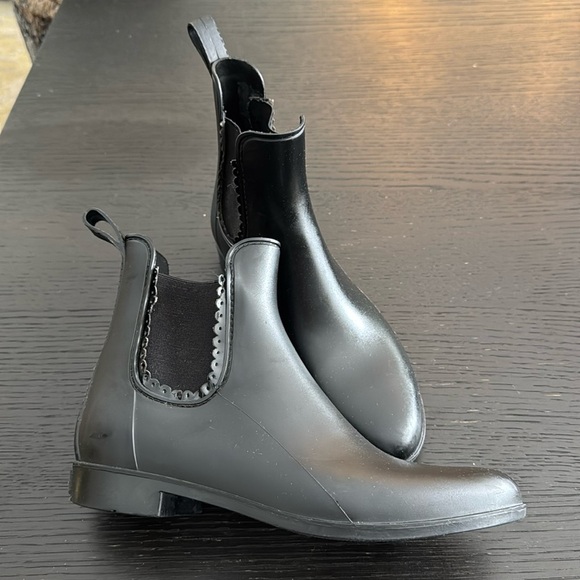 Jack Rogers Black Rubber Sallie Ankle Rain Boot. Size 9. - Picture 2 of 6